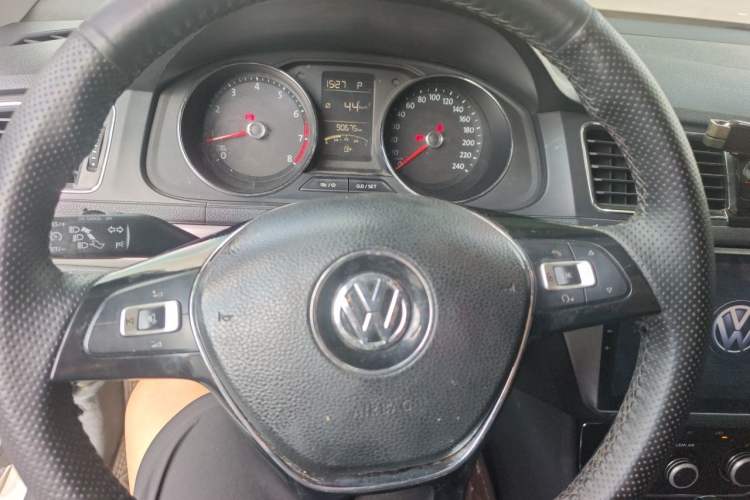 Used Volkswagen Lavida 2017 1.6L Automatic Comfort Edition Instrument Cluster
