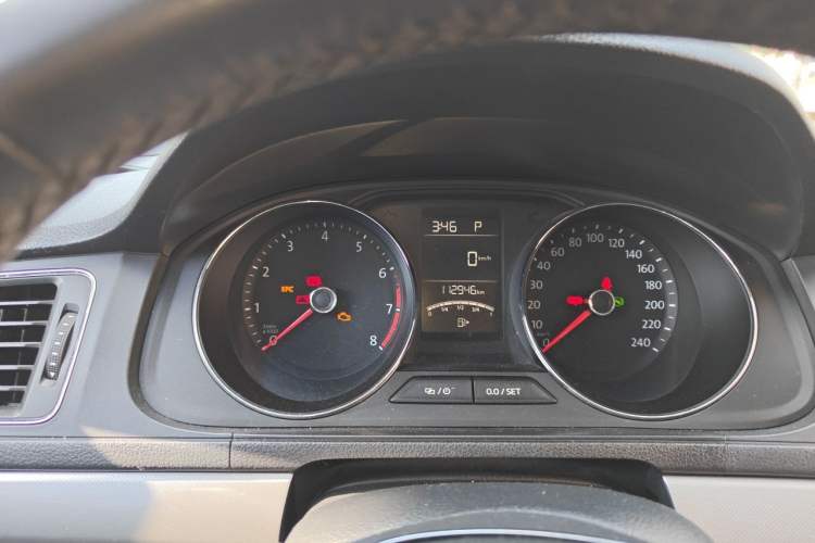 Used Volkswagen Lavida 2017 1.6L Automatic Comfort Edition Instrument Cluster