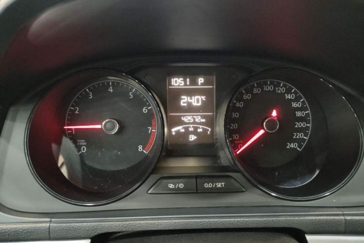 Used Volkswagen Lavida 2017 1.6L Automatic Fashion Edition Instrument Cluster