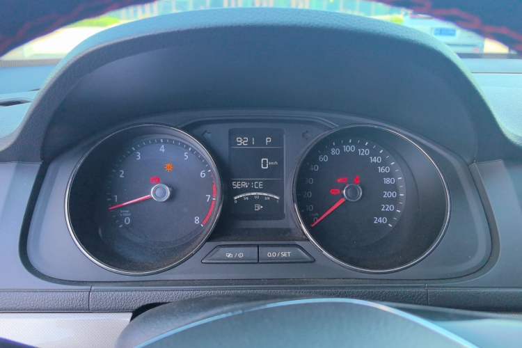 Used Volkswagen Lavida 2017 1.6L Automatic Comfort Edition Instrument Cluster