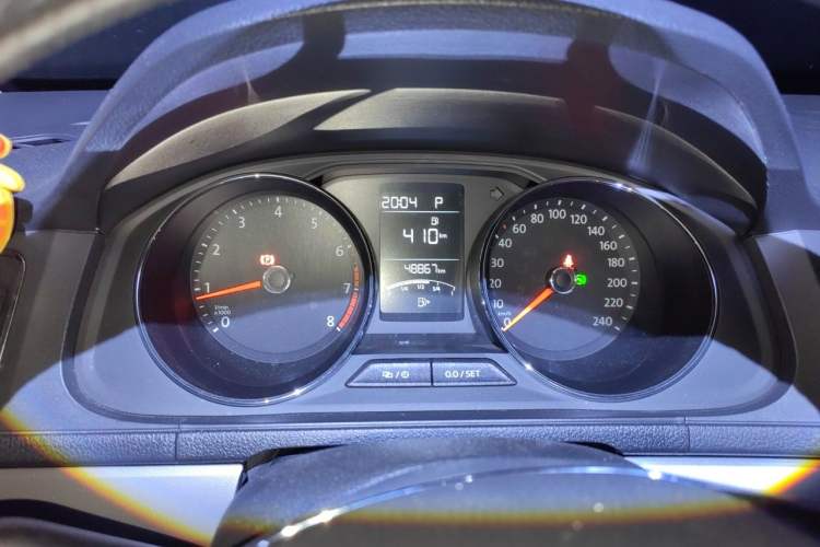 Used Volkswagen Lavida 2017 1.6L Automatic Comfort Edition Instrument Cluster
