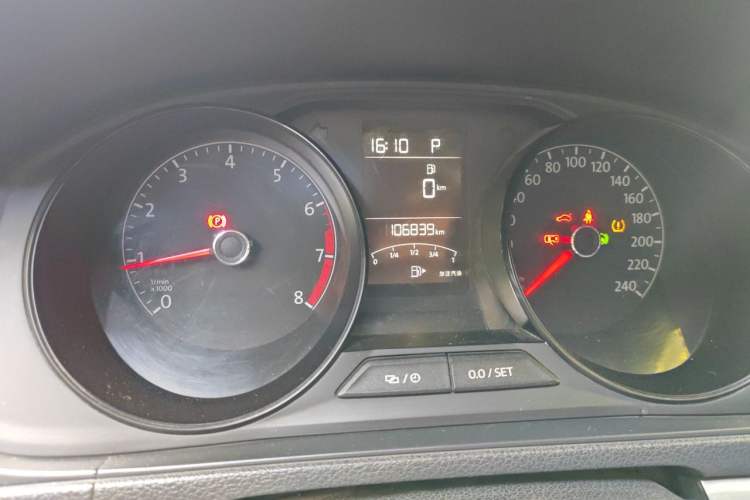 Used Volkswagen Lavida 2017 1.6L Automatic Fashion Edition Instrument Cluster