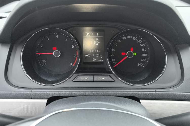 Used Volkswagen Lavida 2017 1.6L Automatic Comfort Edition Instrument Cluster