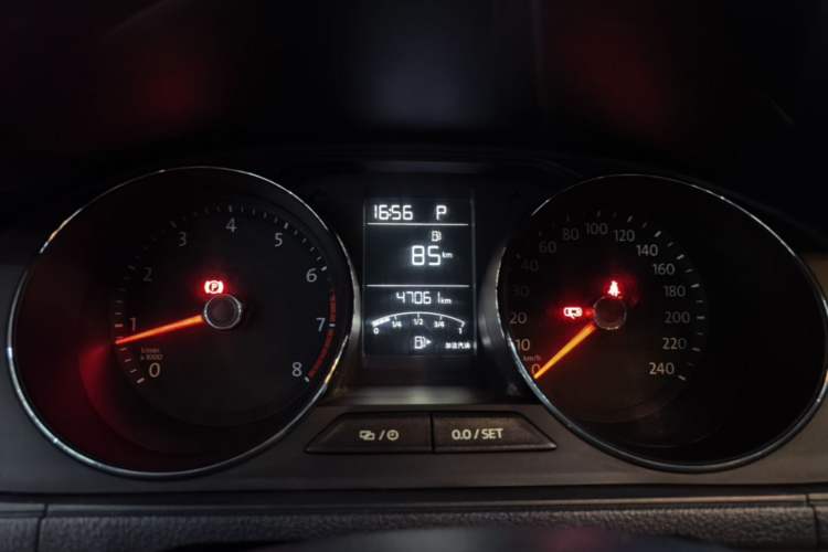 Used Volkswagen Lavida 2017 1.6L Automatic Comfort Edition Instrument Cluster