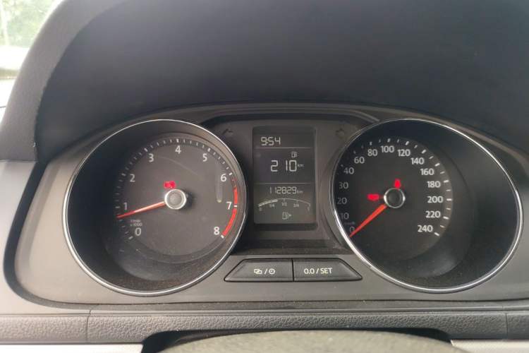 Used Volkswagen Lavida 2017 1.6L Manual Comfort Edition Instrument Cluster