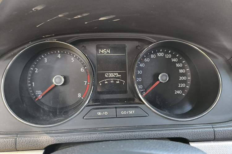 Used Volkswagen Lavida 2017 1.6L Manual Comfort Edition Instrument Cluster
