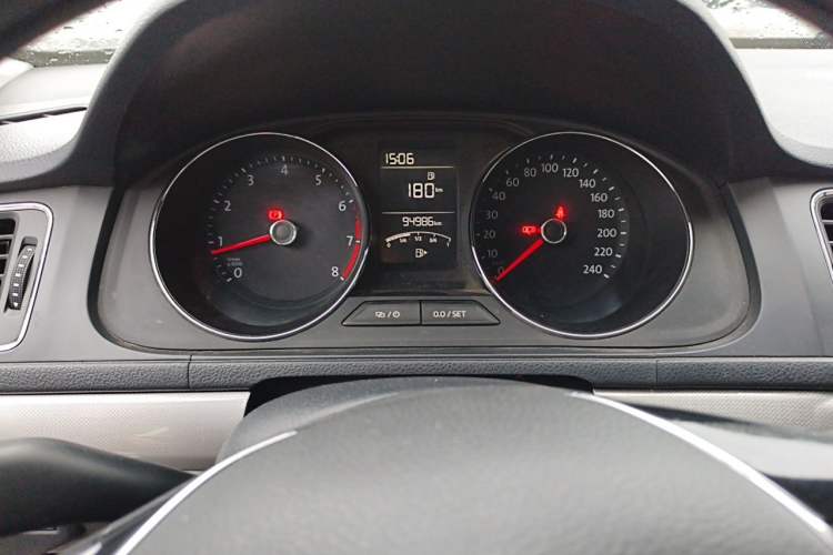 Used Volkswagen Lavida 2017 1.6L Manual Comfort Edition Instrument Cluster