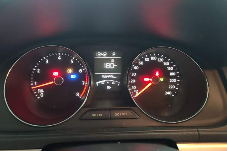 Used Volkswagen Lavida 2017 1.6L Automatic Comfort Edition Instrument Cluster