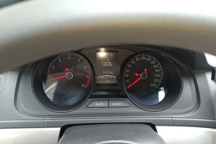 Used Volkswagen Lavida 2017 1.6L Automatic Fashion Edition Instrument Cluster