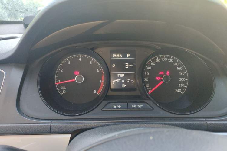Used Volkswagen Lavida 2017 1.6L Automatic Fashion Edition Instrument Cluster