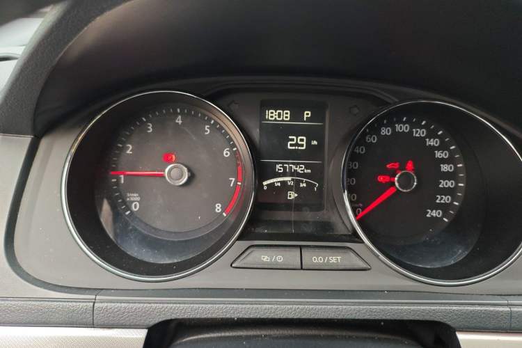 Used Volkswagen Lavida 2017 1.6L Automatic Comfort Edition Instrument Cluster