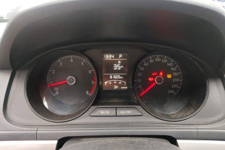 Used Volkswagen Lavida 2017 1.6L Automatic Fashion Edition Instrument Cluster