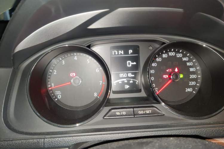 Used Volkswagen Lavida 2017 1.6L Automatic Comfort Edition Instrument Cluster