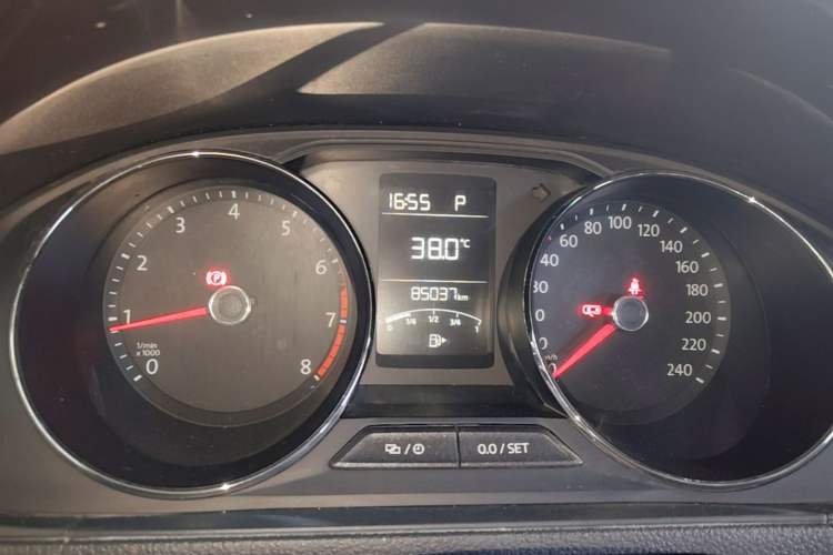 Used Volkswagen Lavida 2017 1.6L Automatic Comfort Edition Instrument Cluster