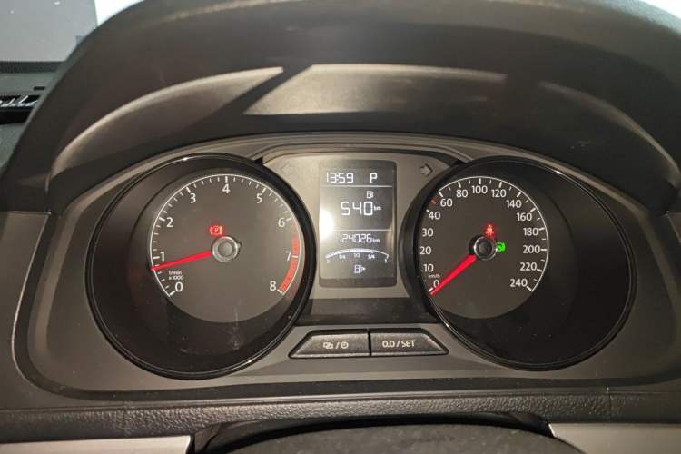 Used Volkswagen Lavida 2017 1.6L Automatic Fashion Edition Instrument Cluster