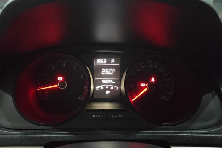 Used Volkswagen Lavida 2017 1.6L Automatic Fashion Edition Instrument Cluster