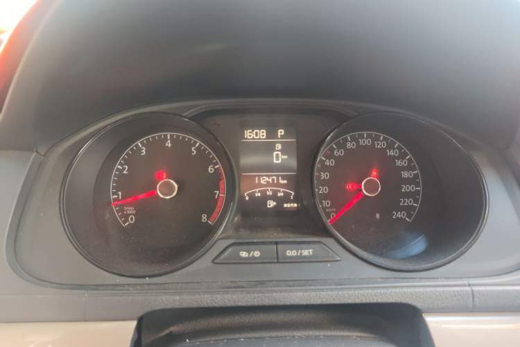 Used Volkswagen Lavida 2017 1.6L Automatic Fashion Edition Instrument Cluster