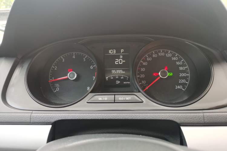 Used Volkswagen Lavida 2017 1.6L Automatic Fashion Edition Instrument Cluster