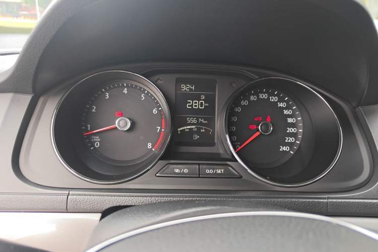 Used Volkswagen Lavida 2017 1.6L Manual Comfort Edition Instrument Cluster