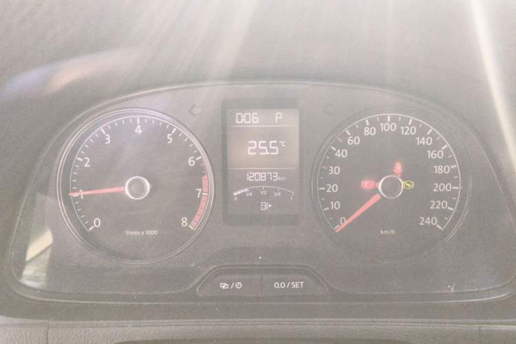 Used Volkswagen Lavida 2017 1.6L Automatic Comfort Edition Instrument Cluster