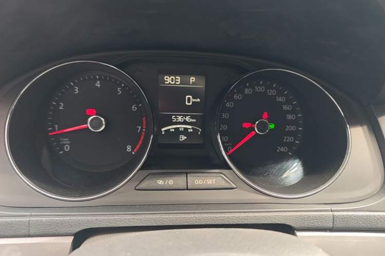 Used Volkswagen Lavida 2017 1.6L Automatic Comfort Edition Instrument Cluster