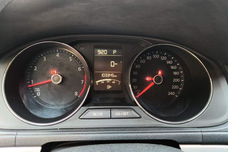 Used Volkswagen Lavida 2017 1.6L Automatic Comfort Edition Instrument Cluster