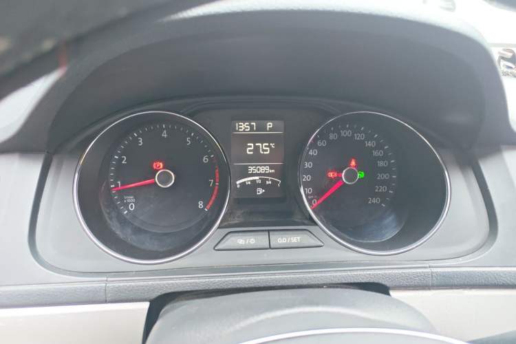 Used Volkswagen Lavida 2017 1.6L Automatic Comfort Edition Instrument Cluster
