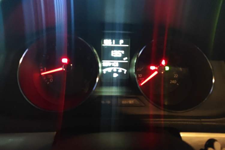 Used Volkswagen Lavida 2017 1.6L Automatic Comfort Edition Instrument Cluster
