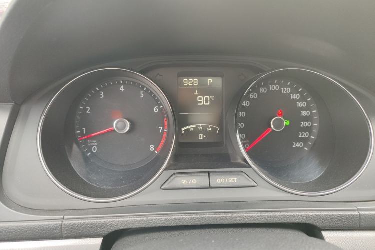 Used Volkswagen Lavida 2017 1.6L Automatic Comfort Edition Instrument Cluster