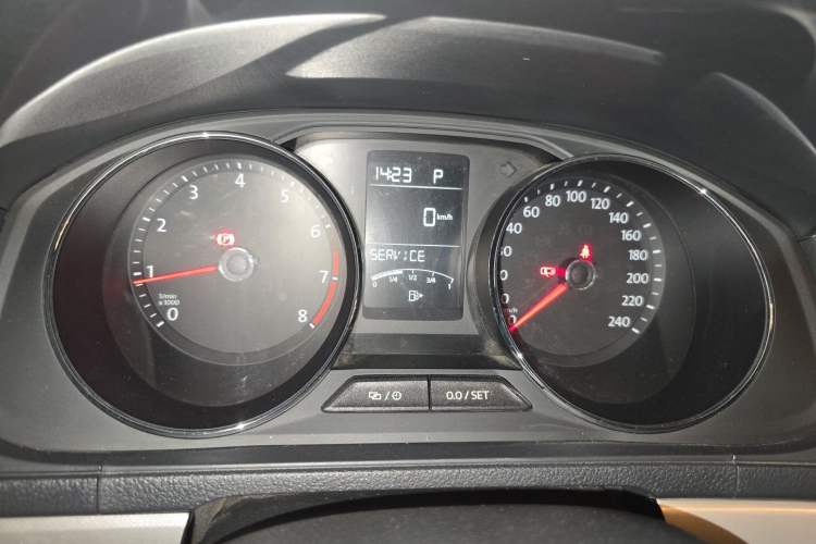 Used Volkswagen Lavida 2017 1.6L Automatic Comfort Edition Instrument Cluster