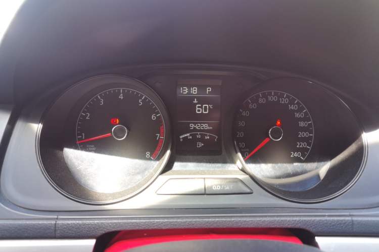 Used Volkswagen Lavida 2017 1.6L Automatic Fashion Edition Instrument Cluster