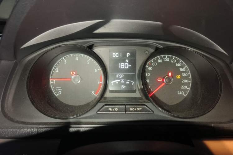 Used Volkswagen Lavida 2017 1.6L Automatic Fashion Edition Instrument Cluster