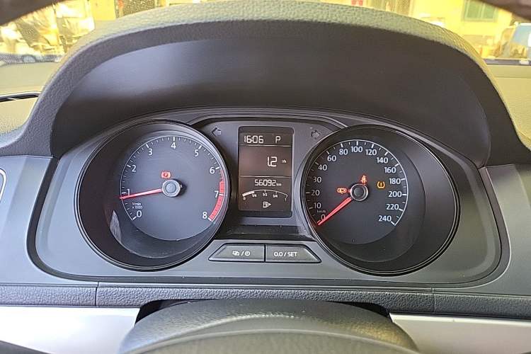 Used Volkswagen Lavida 2017 1.6L Automatic Fashion Edition Instrument Cluster
