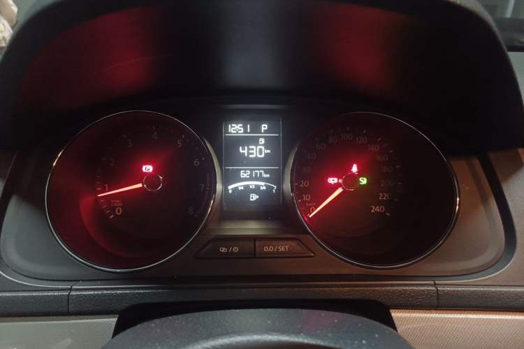 Used Volkswagen Lavida 2017 1.6L Automatic Comfort Edition Instrument Cluster