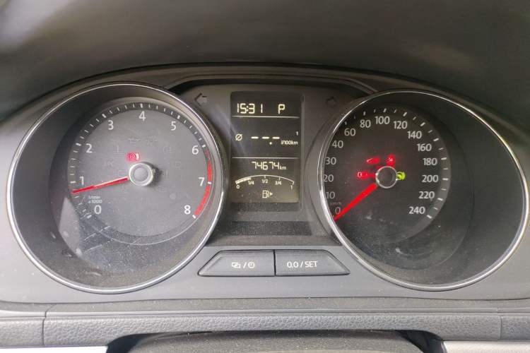 Used Volkswagen Lavida 2017 1.6L Automatic Comfort Edition Instrument Cluster