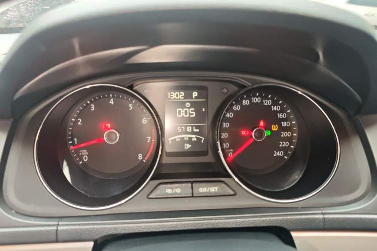 Used Volkswagen Lavida 2017 1.6L Automatic Comfort Edition Instrument Cluster