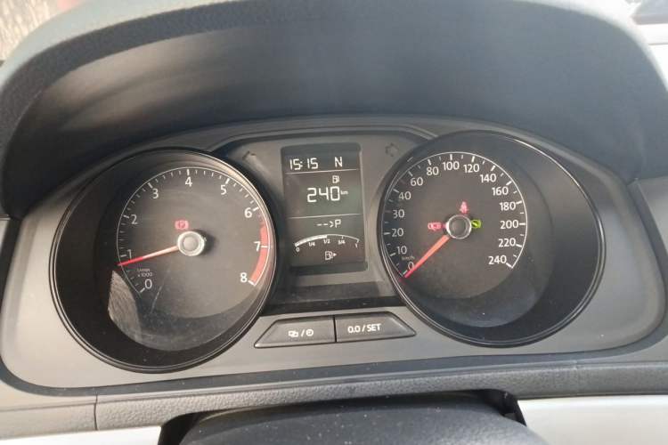 Used Volkswagen Lavida 2017 1.6L Automatic Fashion Edition Instrument Cluster