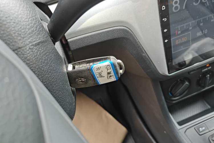 Used Volkswagen Lavida 2017 1.6L Automatic Fashion Edition Interior 1