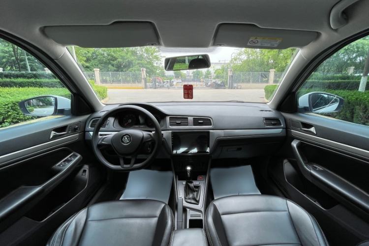 Used Volkswagen Lavida 2017 1.6L Automatic Fashion Edition Interior 1