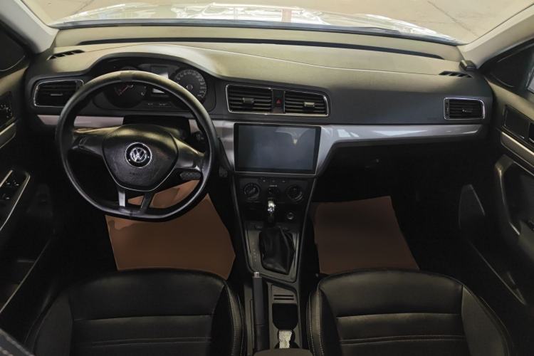 Used Volkswagen Lavida 2017 1.6L Automatic Fashion Edition Interior 2