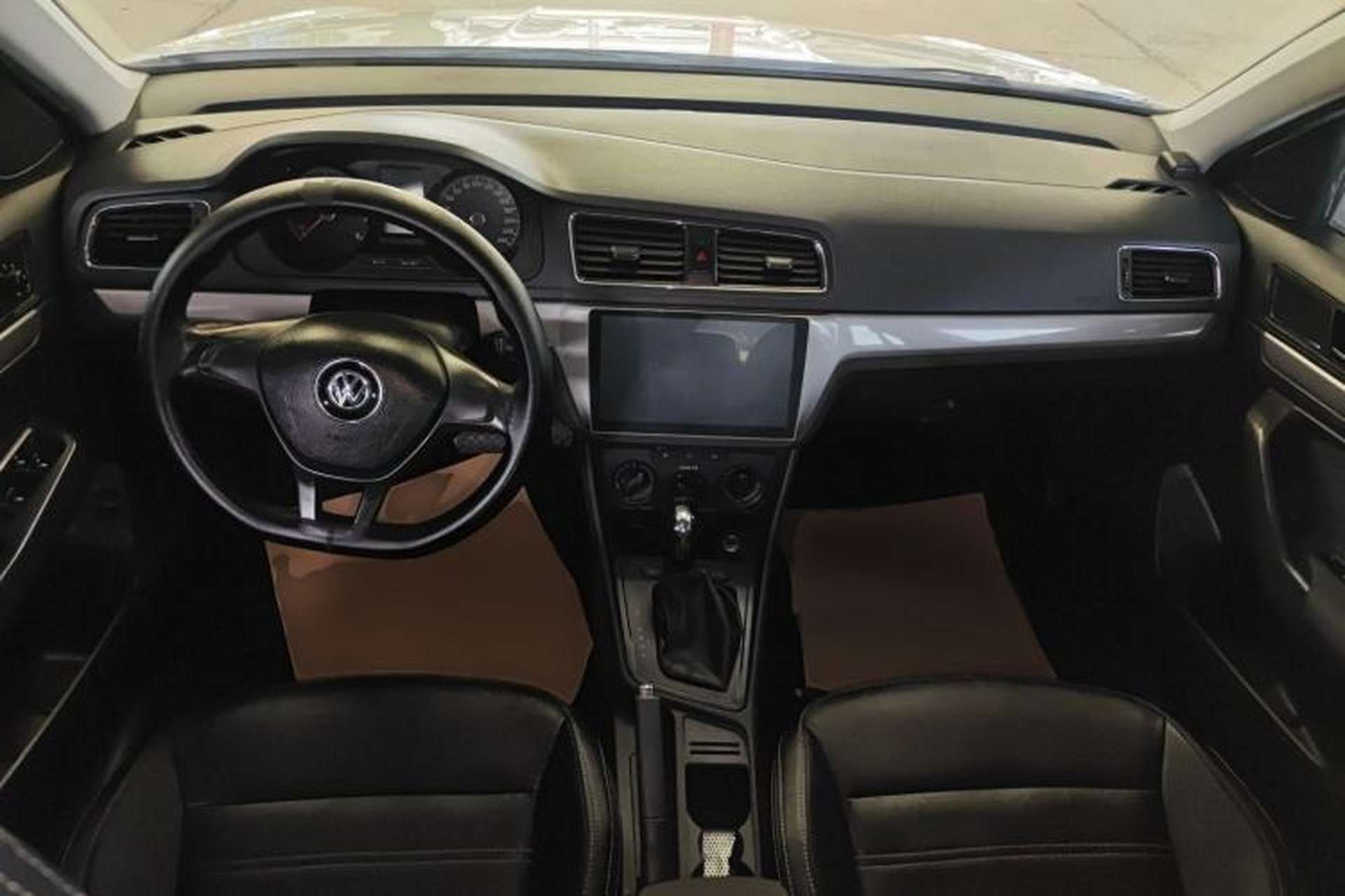 Used Volkswagen Lavida 2017 1.6L Automatic Fashion Edition Interior 2