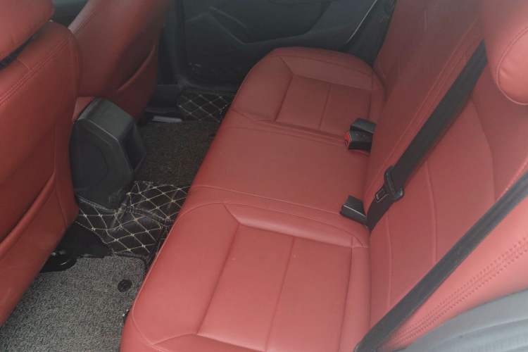 Used Volkswagen Lavida 2017 1.6L Automatic Fashion Edition Interior 2