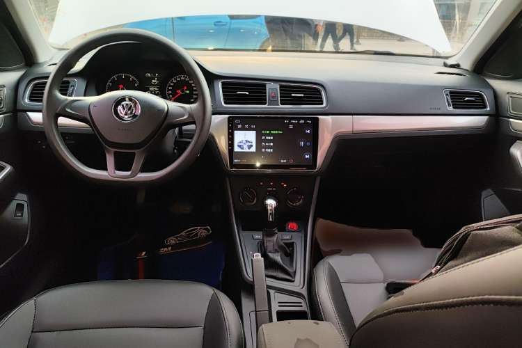 Used Volkswagen Lavida 2017 1.6L Automatic Fashion Edition Interior 2