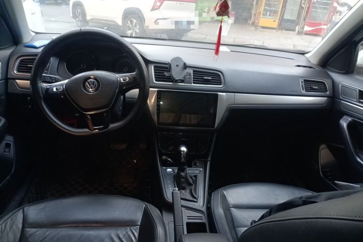 Used Volkswagen Lavida 2017 1.6L Automatic Comfort Edition Interior 2