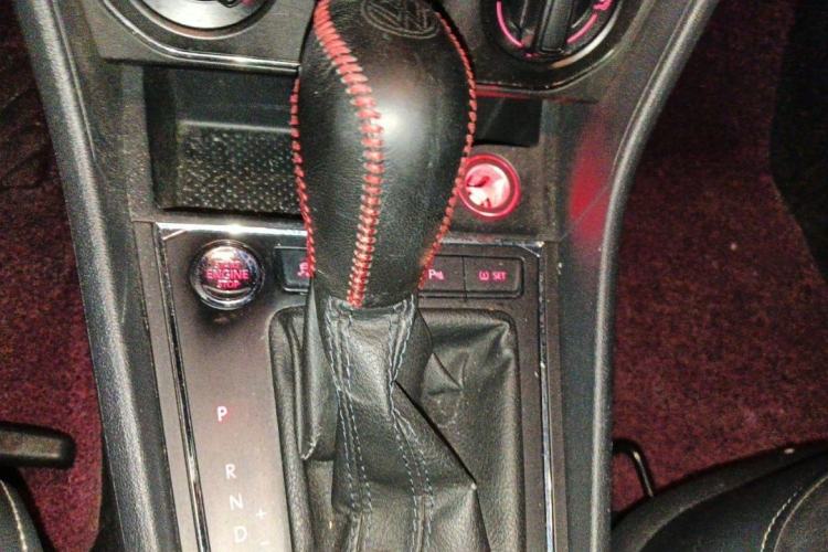 Used Volkswagen Lavida 2017 1.6L Automatic Comfort Edition Interior 2