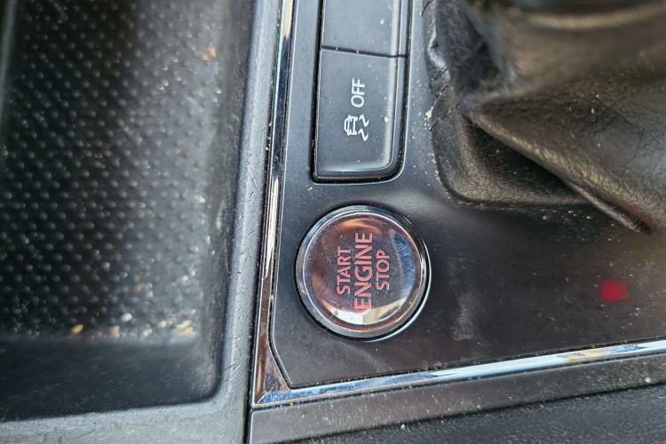 Used Volkswagen Lavida 2017 1.6L Automatic Comfort Edition Interior 3