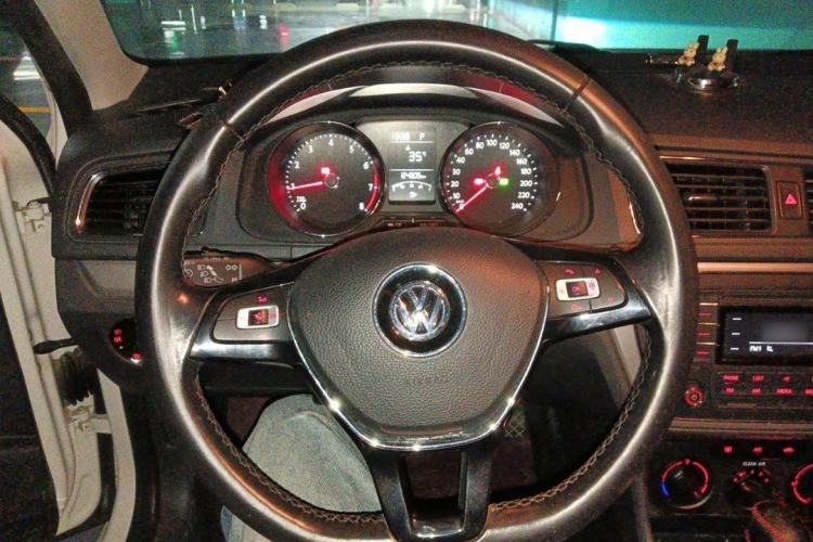 Used Volkswagen Lavida 2017 1.6L Automatic Comfort Edition Interior 3