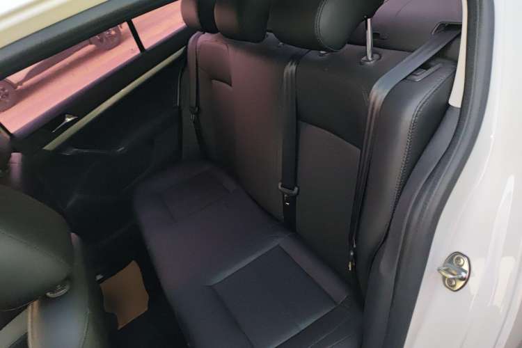 Used Volkswagen Lavida 2017 1.6L Automatic Fashion Edition Interior 4