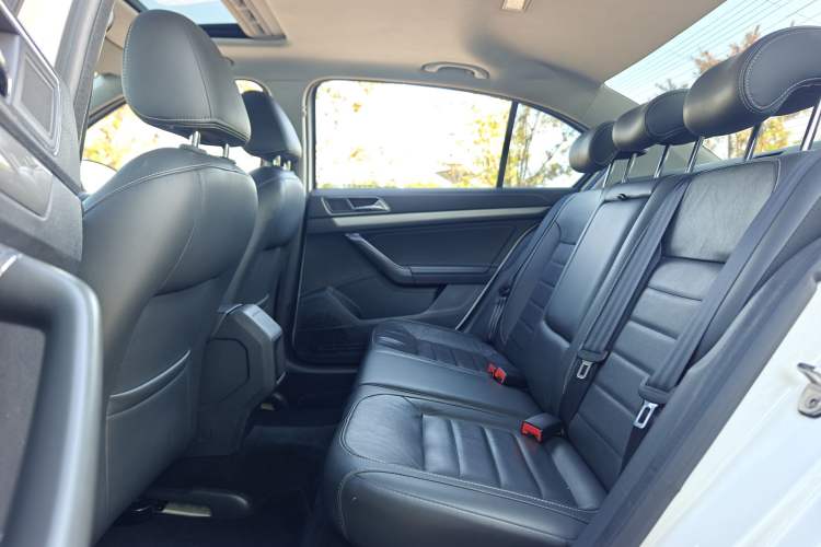 Used Volkswagen Lavida 2017 230TSI DSG Comfort Edition Interior 4