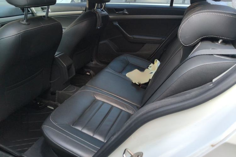 Used Volkswagen Lavida 2017 1.6L Automatic Comfort Edition Interior 4
